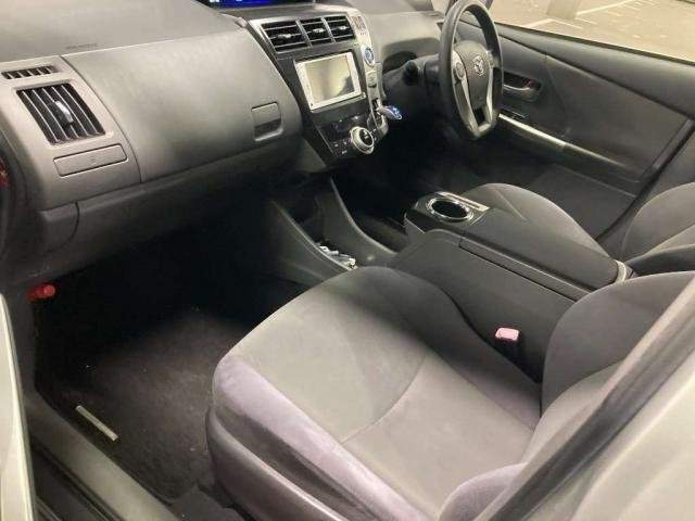 Ref:AUX-21073516 TOYOTA PRIUS ALPHA 2012 - Image 4