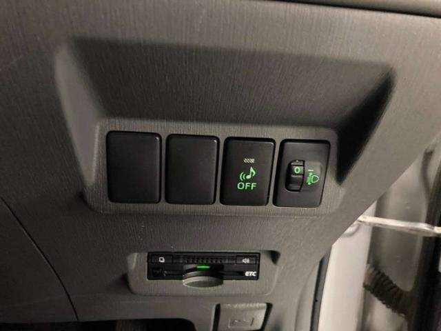 Ref:AUX-21073516 TOYOTA PRIUS ALPHA 2012 - Image 8