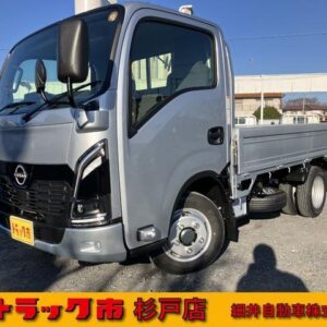 2025 Nissan Atlas Truck silver diesel used car Japan export