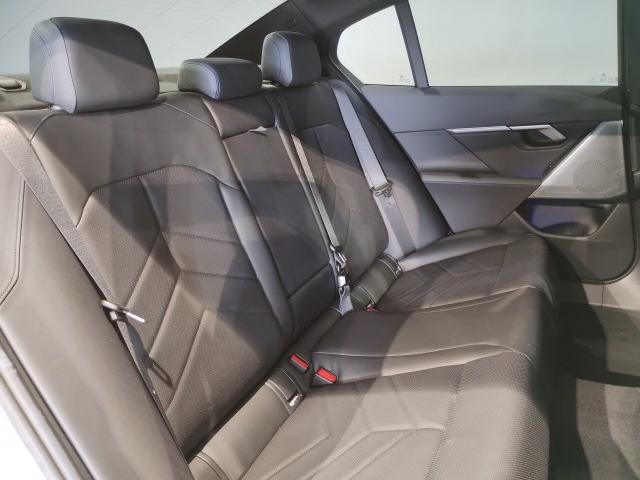 Ref:AUX-21129677 BMW 5 SERIES 2024 - Image 12