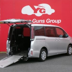 2020 Toyota Noah silver gasoline used car Japan export