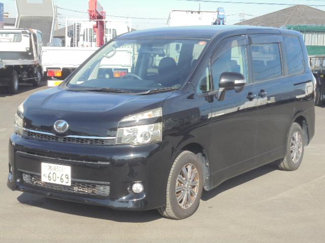 Ref:AUX-21133208 TOYOTA VOXY 2010