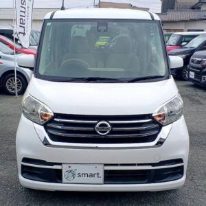 2017 Nissan Dayz Roox pearl gasoline used car Japan export