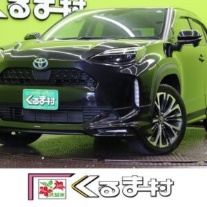 2022 Toyota Yaris Cross black hybrid used car Japan export