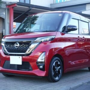 2022 Nissan Roox red hybrid used car Japan export