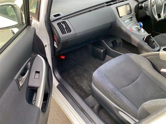 Ref:AUX-21319634 TOYOTA PRIUS 2012 17 Ref:AUX-21319634 TOYOTA PRIUS 2012 - Image 17