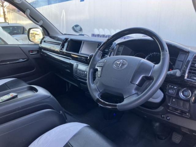 Ref:AUX-21330221 TOYOTA HIACE VAN 2017 - Image 4