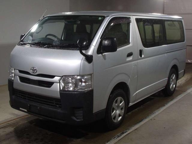 Ref:AUX-21330228 TOYOTA HIACE VAN 2020