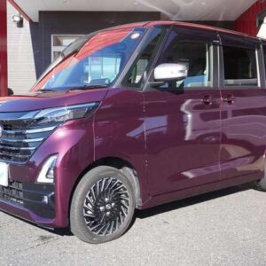 2025 Nissan Roox purple hybrid used car Japan export
