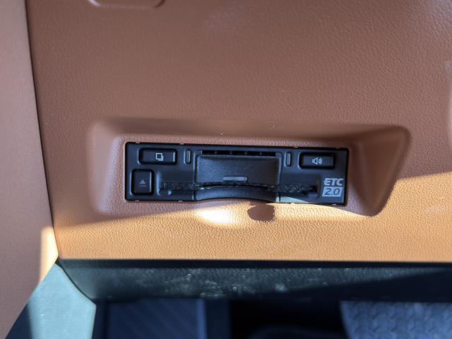 Ref:AUX-21469832 TOYOTA VELLFIRE HYBRID 2023 - Image 19