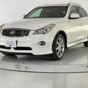 2011 Nissan Skyline Crossover pearl gasoline used car Japan export