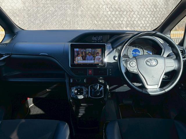 Ref:AUX-21514772 TOYOTA NOAH 2018 - Image 2