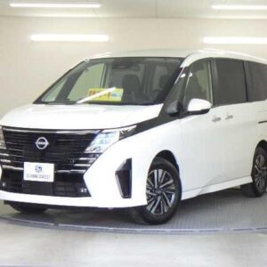 2025 Nissan Serena pearl gasoline used car Japan export