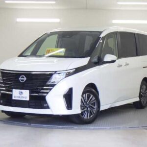 2025 Nissan Serena pearl gasoline used car Japan export
