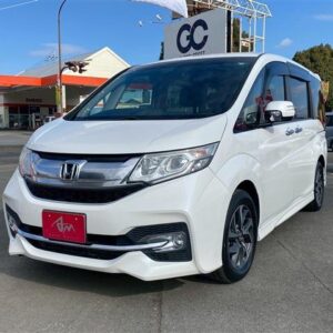 2015 Honda Stepwagon Spada pearl gasoline used car Japan export