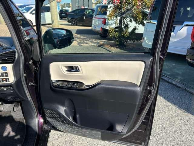 Ref:AUX-21655717 TOYOTA NOAH 2018 12 Ref:AUX-21655717 TOYOTA NOAH 2018 - Image 12