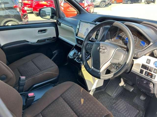 Ref:AUX-21655717 TOYOTA NOAH 2018 4 Ref:AUX-21655717 TOYOTA NOAH 2018 - Image 4