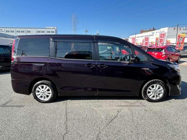 Ref:AUX-21655717 TOYOTA NOAH 2018 9 Ref:AUX-21655717 TOYOTA NOAH 2018 - Image 9