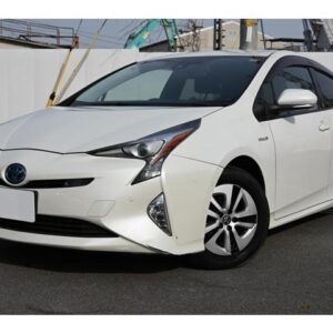 2018 Toyota Prius pearl hybrid used car Japan export
