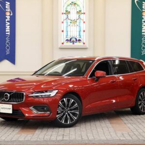 2024 Volvo V60 red hybrid used car Japan export