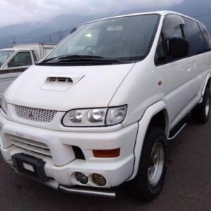 1999 Mitsubishi Delica Space Gear white diesel used car Japan export