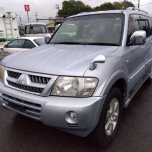 2005 Mitsubishi Pajero silver gasoline used car Japan export
