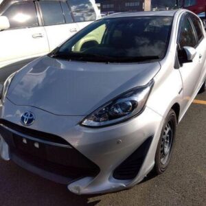 2018 Toyota Aqua silver gasoline used car Japan export
