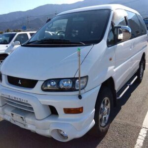 2004 Mitsubishi Delica Space Gear white gasoline used car Japan export