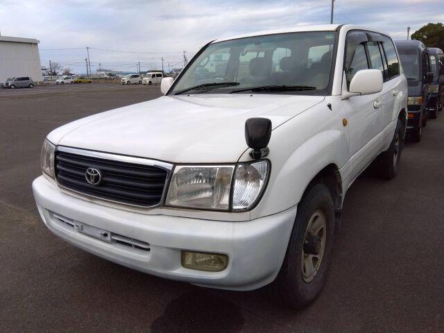 Ref:AUX-21741308 TOYOTA LAND CRUISER 100 2000 1 2000 Toyota Land Cruiser 100 white diesel used car Japan export