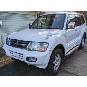 2002 Mitsubishi Pajero pearl gasoline used car Japan export