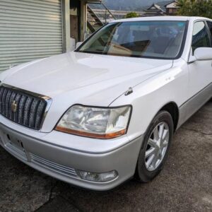 2001 Toyota Crown Majesta pearl gasoline used car Japan export
