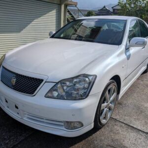 2004 Toyota Crown pearl gasoline used car Japan export