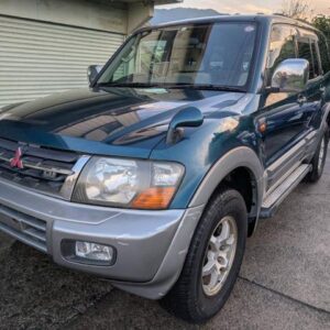 2002 Mitsubishi Pajero green diesel used car Japan export