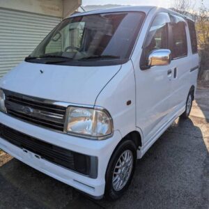 2004 Daihatsu Atrai Wagon white gasoline used car Japan export