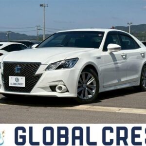 2015 Toyota Crown Hybrid white gasoline used car Japan export