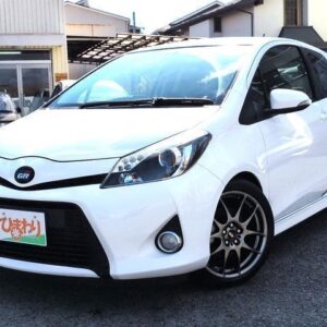 2013 Toyota Vitz white gasoline used car Japan export
