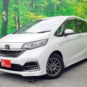 2022 Honda Freed Hybrid pearl gasoline used car Japan export