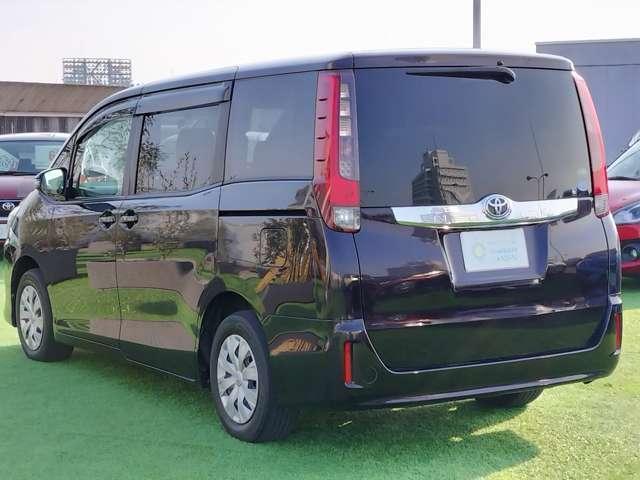 Ref:AUX-21868692 TOYOTA NOAH 2014 4 Ref:AUX-21868692 TOYOTA NOAH 2014 - Image 4