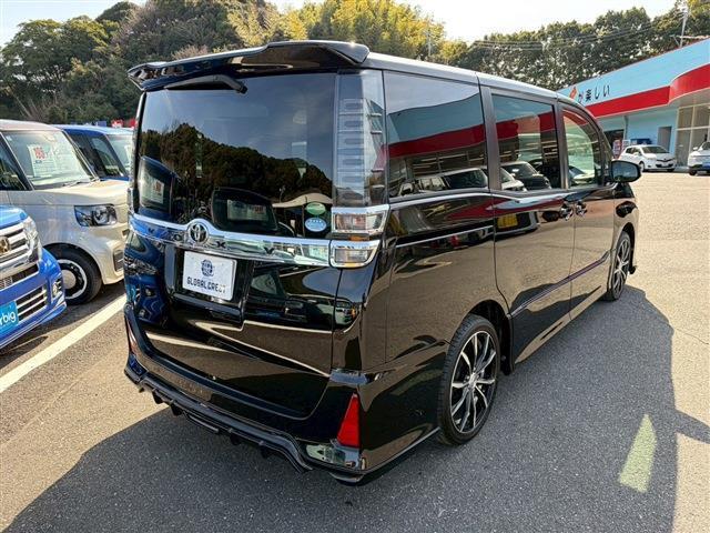 Ref:AUX-21904017 TOYOTA VOXY 2017 - Image 12