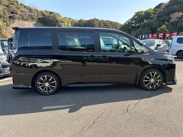 Ref:AUX-21904017 TOYOTA VOXY 2017 - Image 13