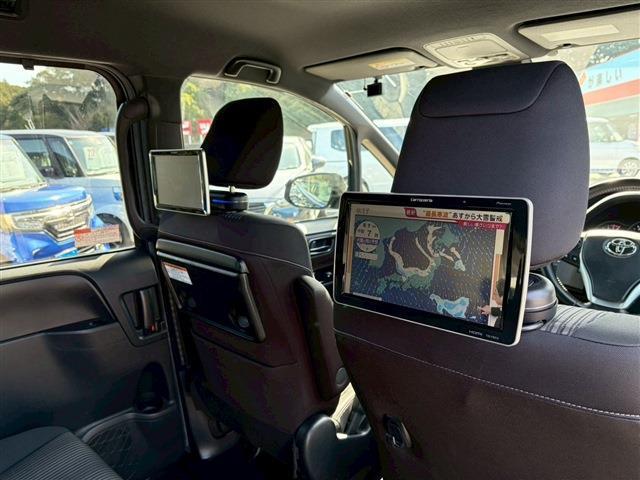 Ref:AUX-21904017 TOYOTA VOXY 2017 - Image 18