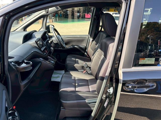 Ref:AUX-21904017 TOYOTA VOXY 2017 - Image 3