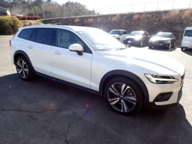 Ref:AUX-21910086 VOLVO V60 2023 - Image 6