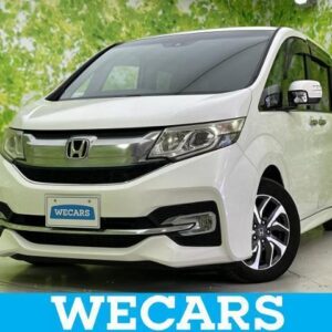 2015 Honda Stepwagon Spada pearl gasoline used car Japan export