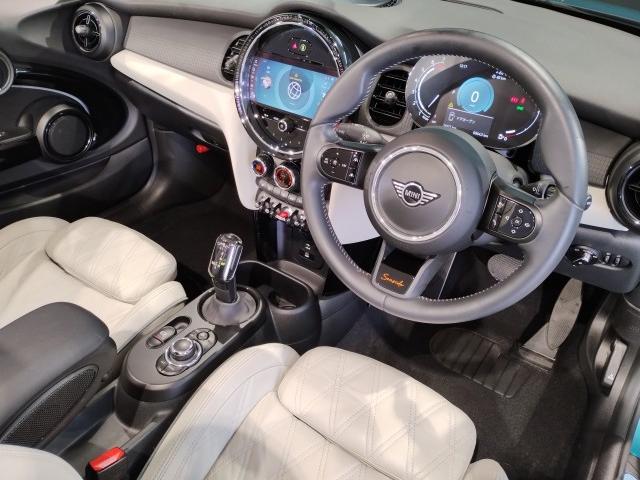 Ref:AUX-22130415 MINI MINI 2023 14 Ref:AUX-22130415 MINI MINI 2023 - Image 14