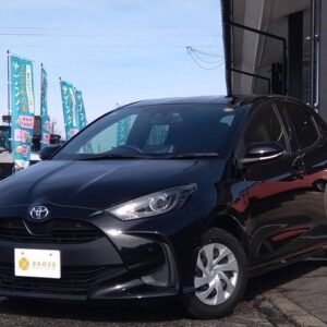 2020 Toyota Yaris black gasoline used car Japan export