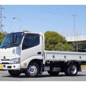 2024 Hino Dutro white diesel used car Japan export