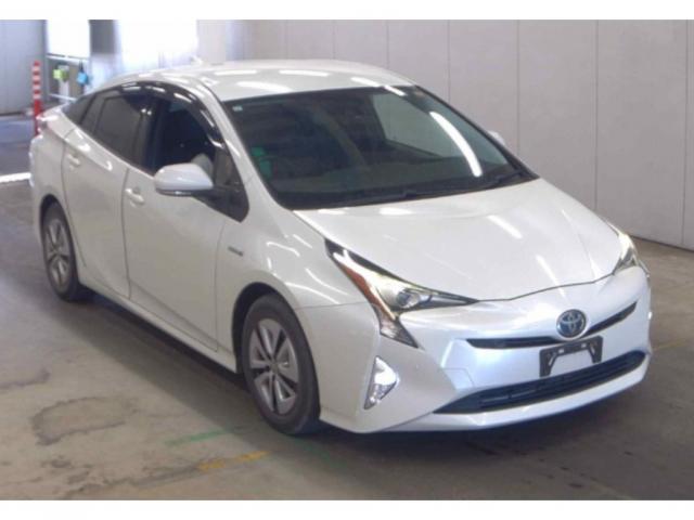Ref:AUX-22192037 TOYOTA PRIUS 2017