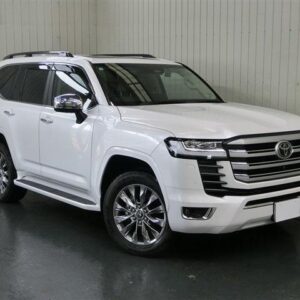 2025 Toyota Land Cruiser pearl gasoline used car Japan export