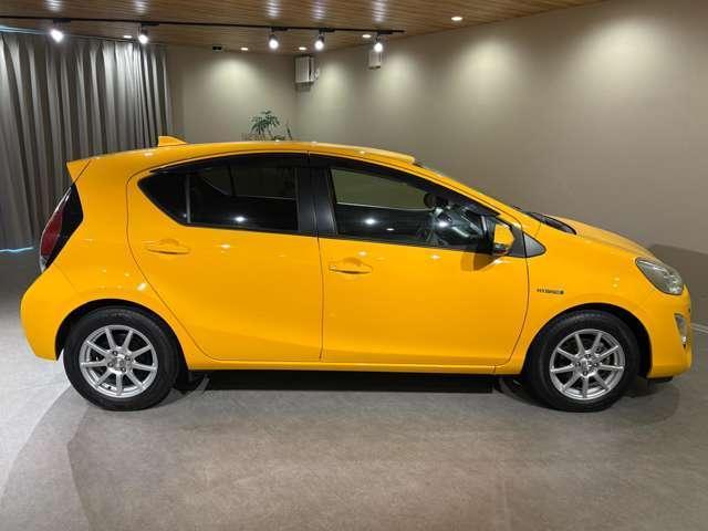 Ref:AUX-22232646 TOYOTA AQUA 2015 4 Ref:AUX-22232646 TOYOTA AQUA 2015 - Image 4